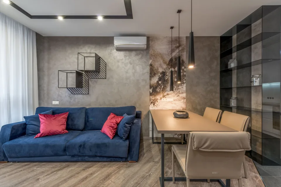 Thợ và người đứng cửa hàng