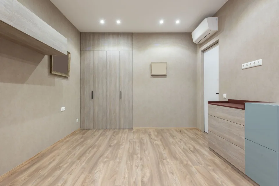 Thợ và người đứng cửa hàng