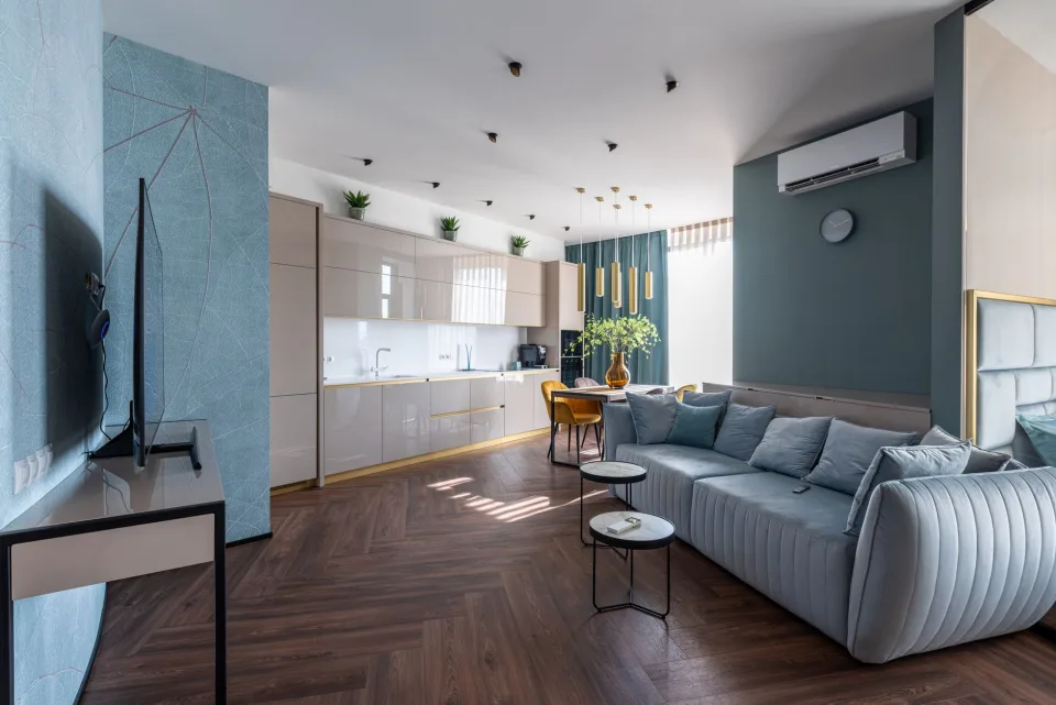 Thợ và người đứng cửa hàng